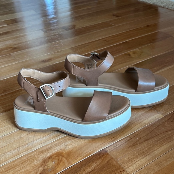 Sorel Tan Ankle Strap Women's Platform Sandal - Picture 1 of 6